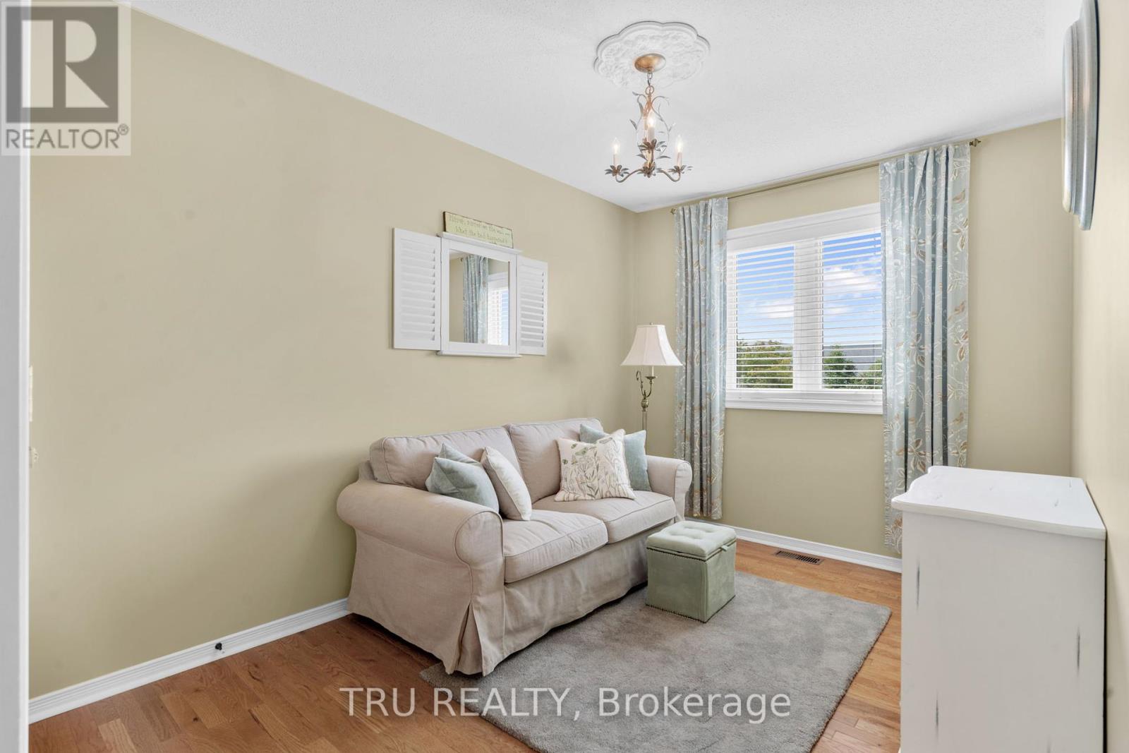 Photo 22 of 2023 Avenue O, Ottawa ON