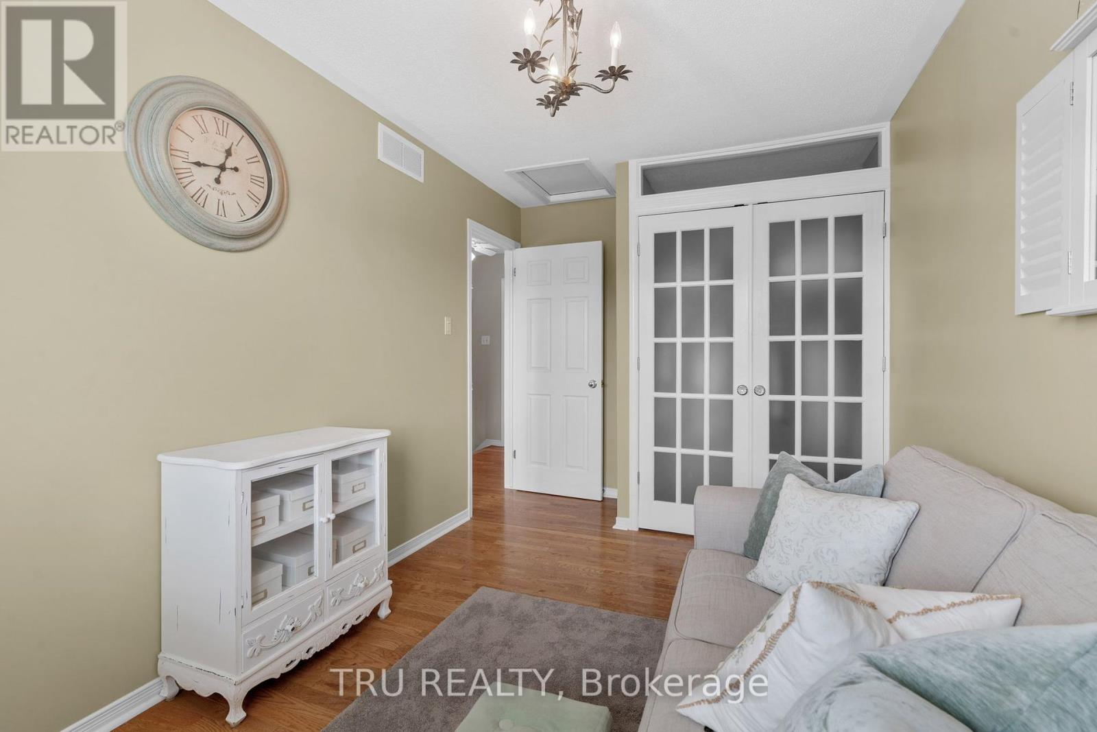 Photo 23 of 2023 Avenue O, Ottawa ON