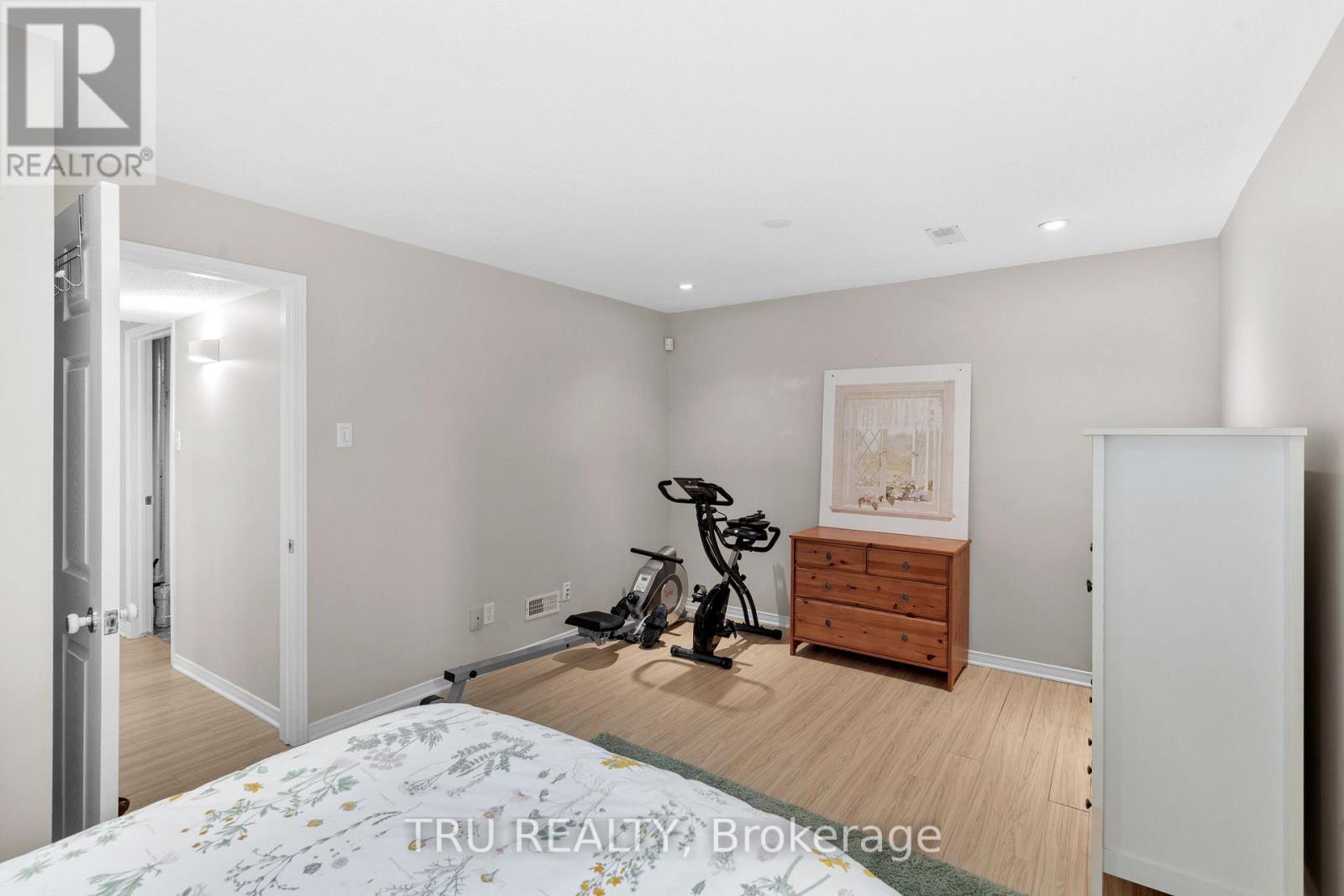 Photo 29 of 2023 Avenue O, Ottawa ON