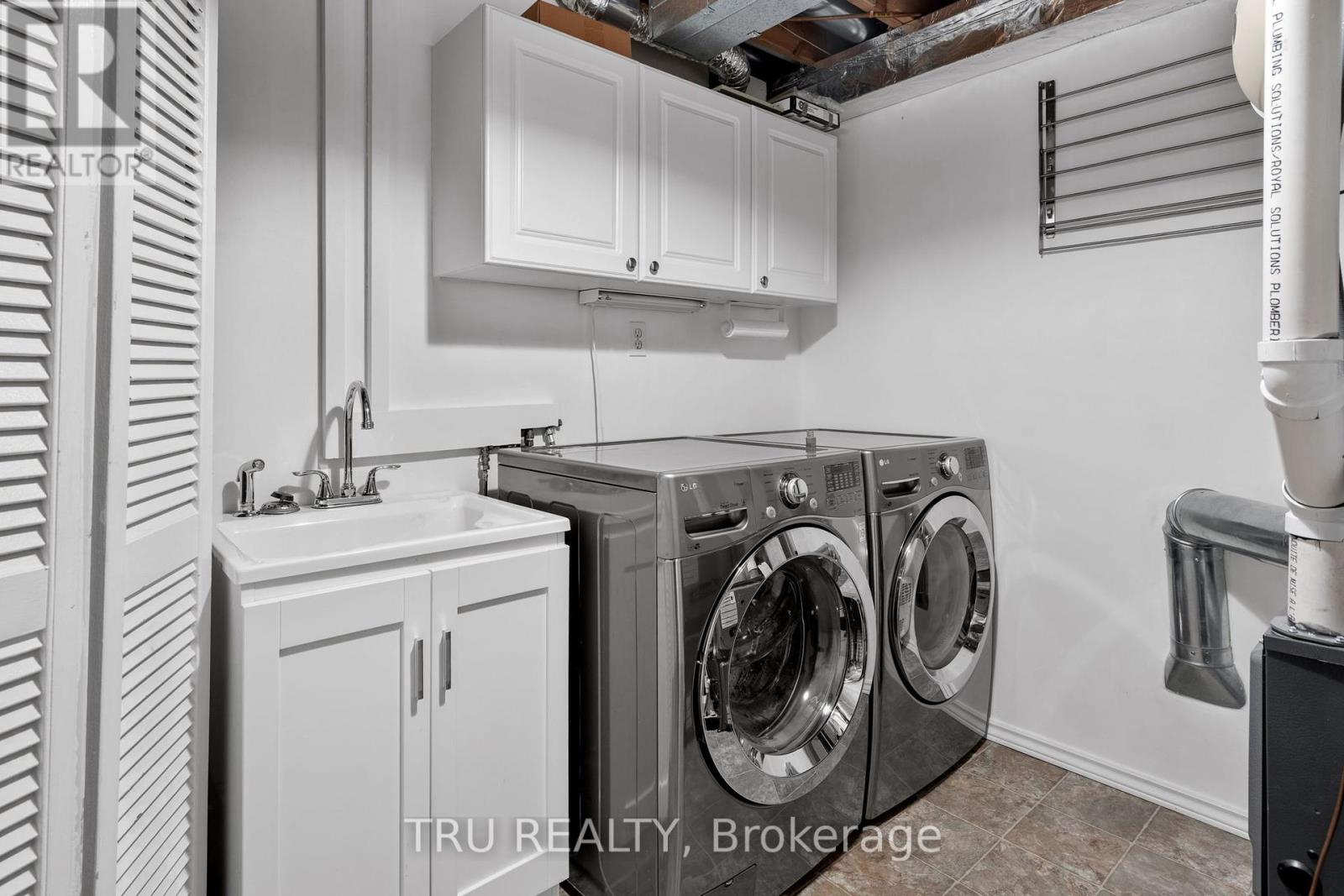 Photo 30 of 2023 Avenue O, Ottawa ON