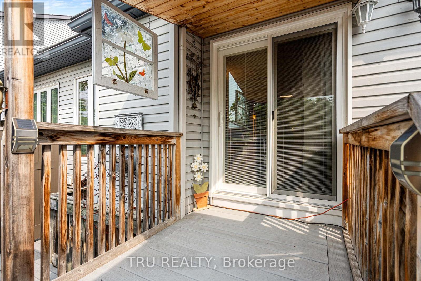 Photo 31 of 2023 Avenue O, Ottawa ON