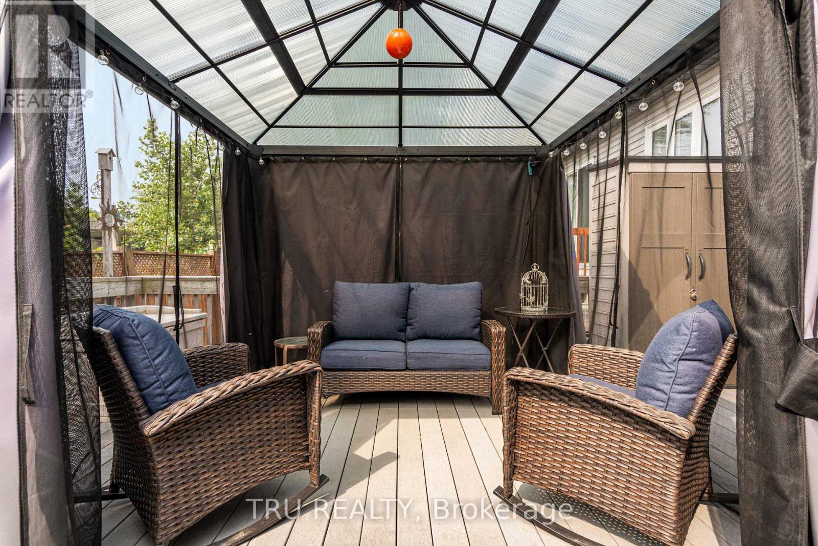 Photo 32 of 2023 Avenue O, Ottawa ON