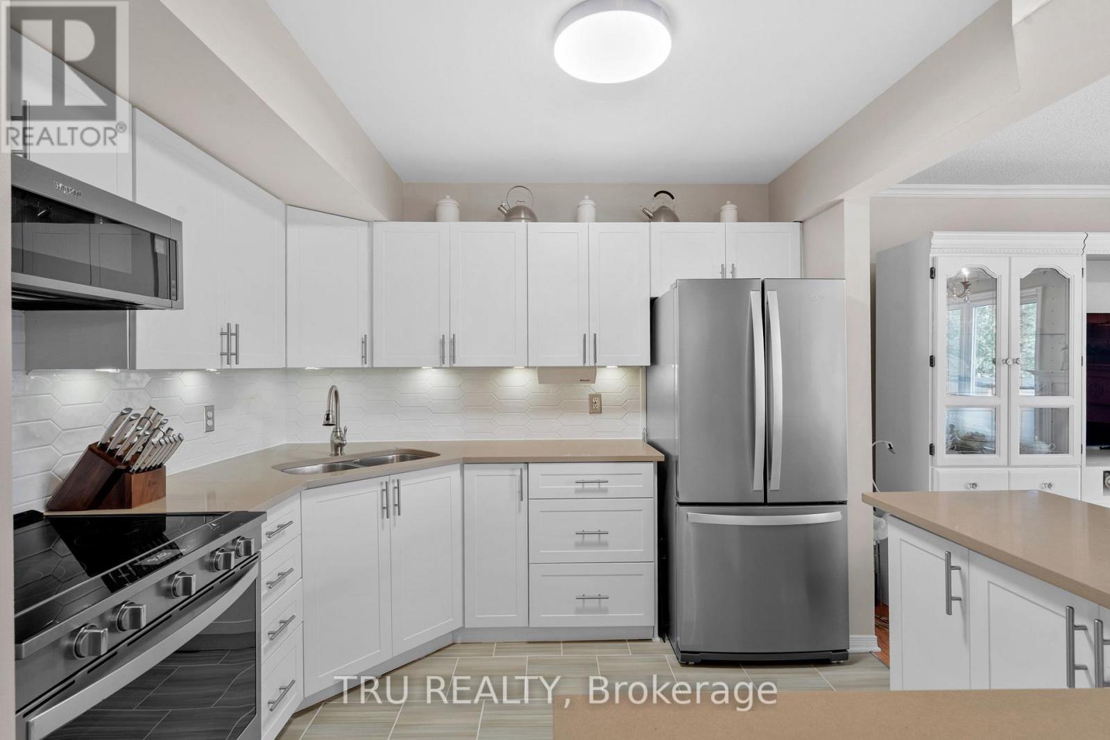 Photo 8 of 2023 Avenue O, Ottawa ON