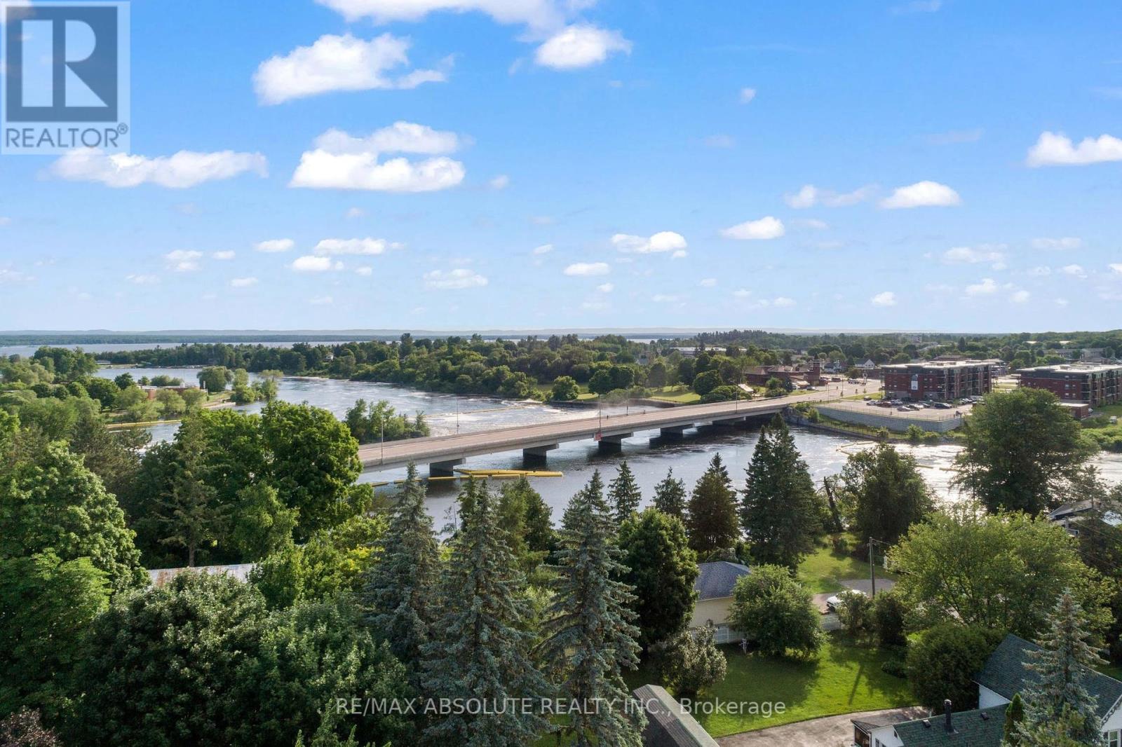 Photo 21 of 12 Rock Lane E, Arnprior ON