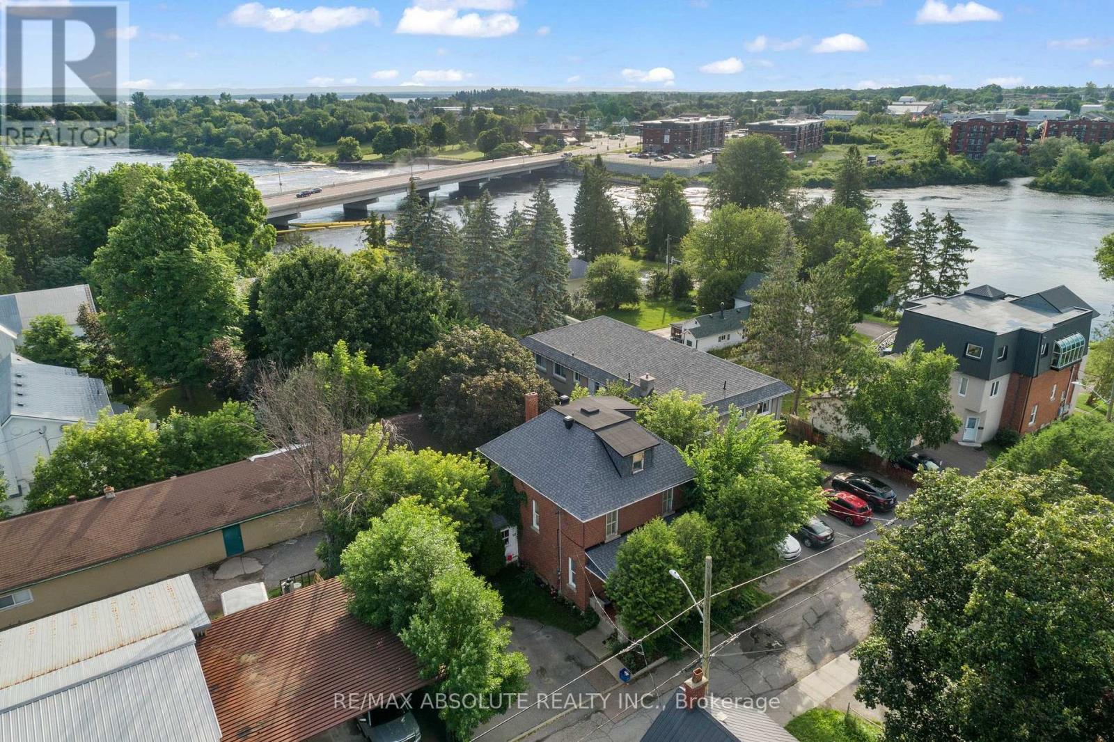 Photo 1 of 12 Rock Lane E, Arnprior ON