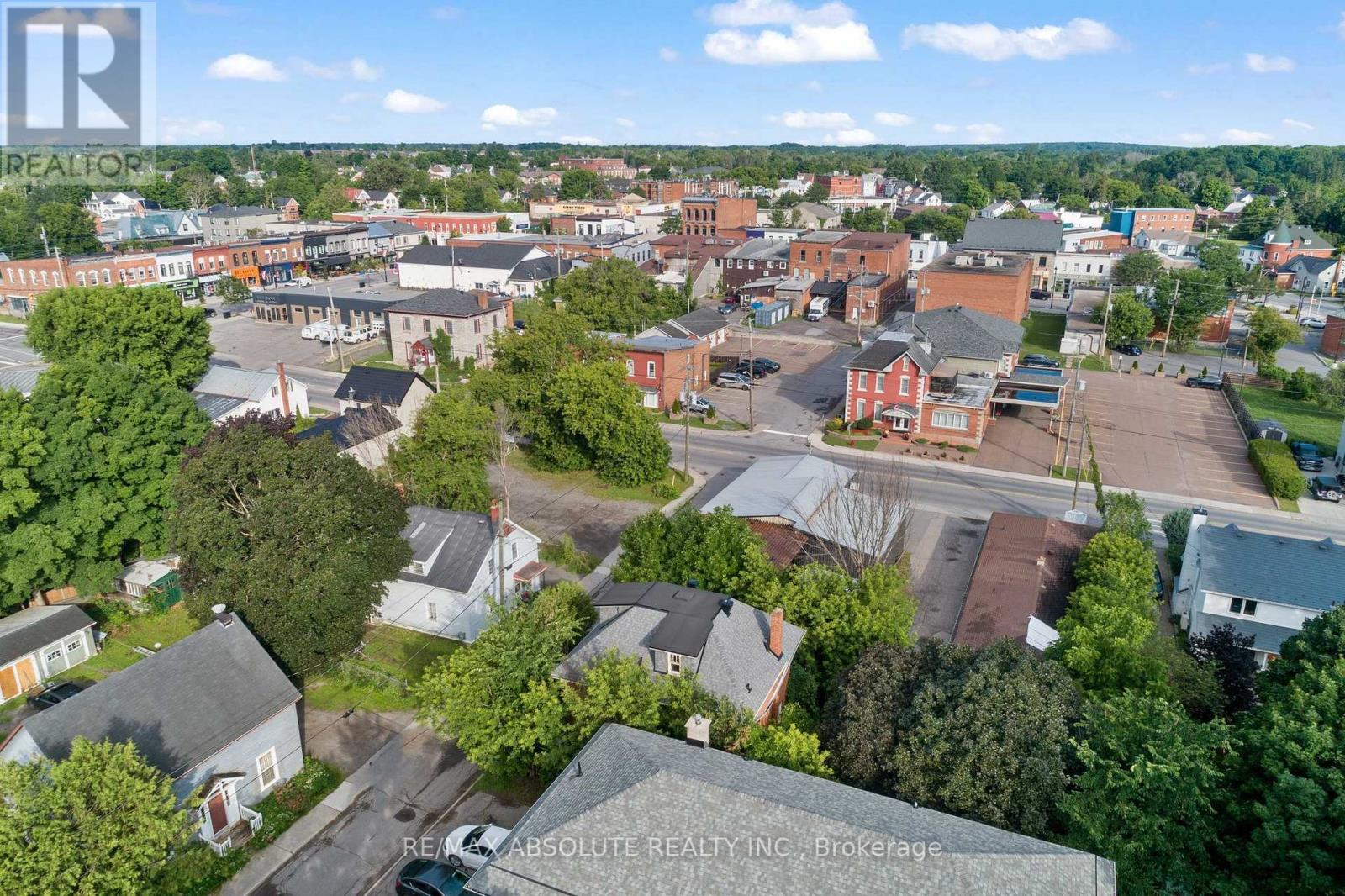 Photo 7 of 12 Rock Lane E, Arnprior ON