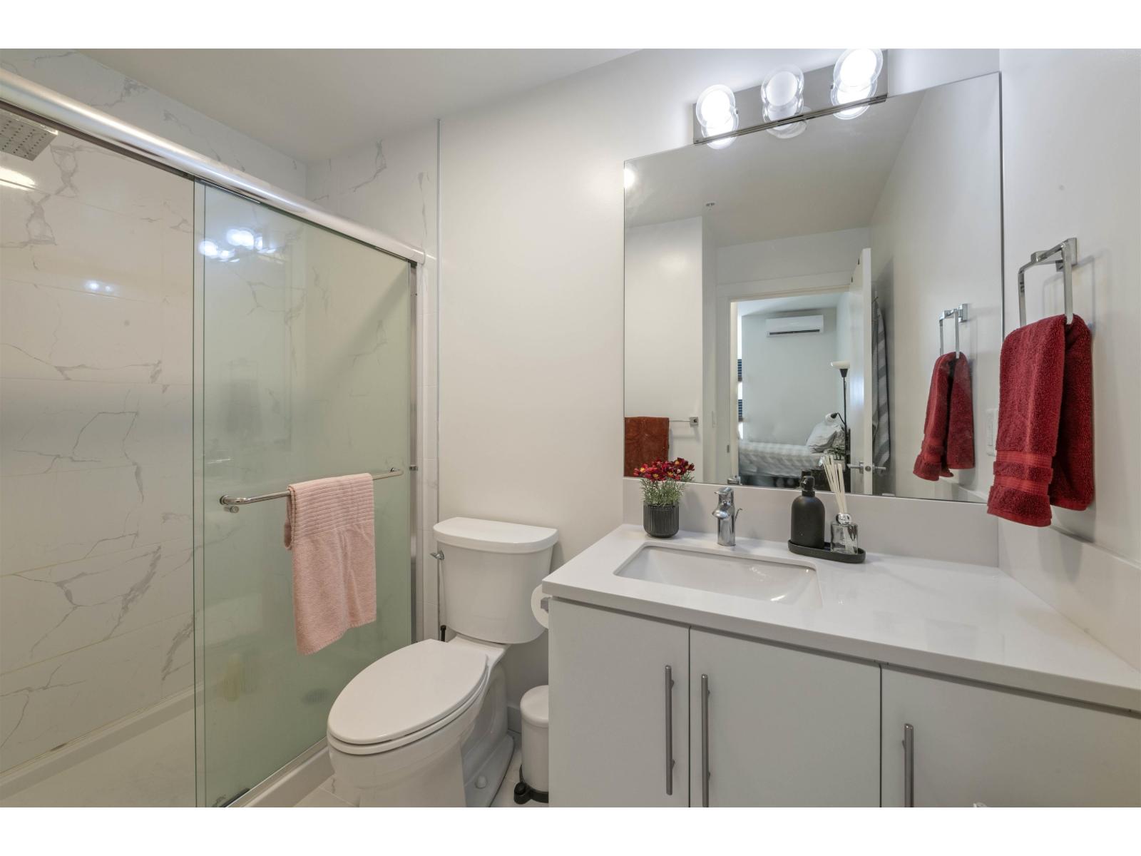 Photo 13 of 403 5420 208 Street, Langley BC