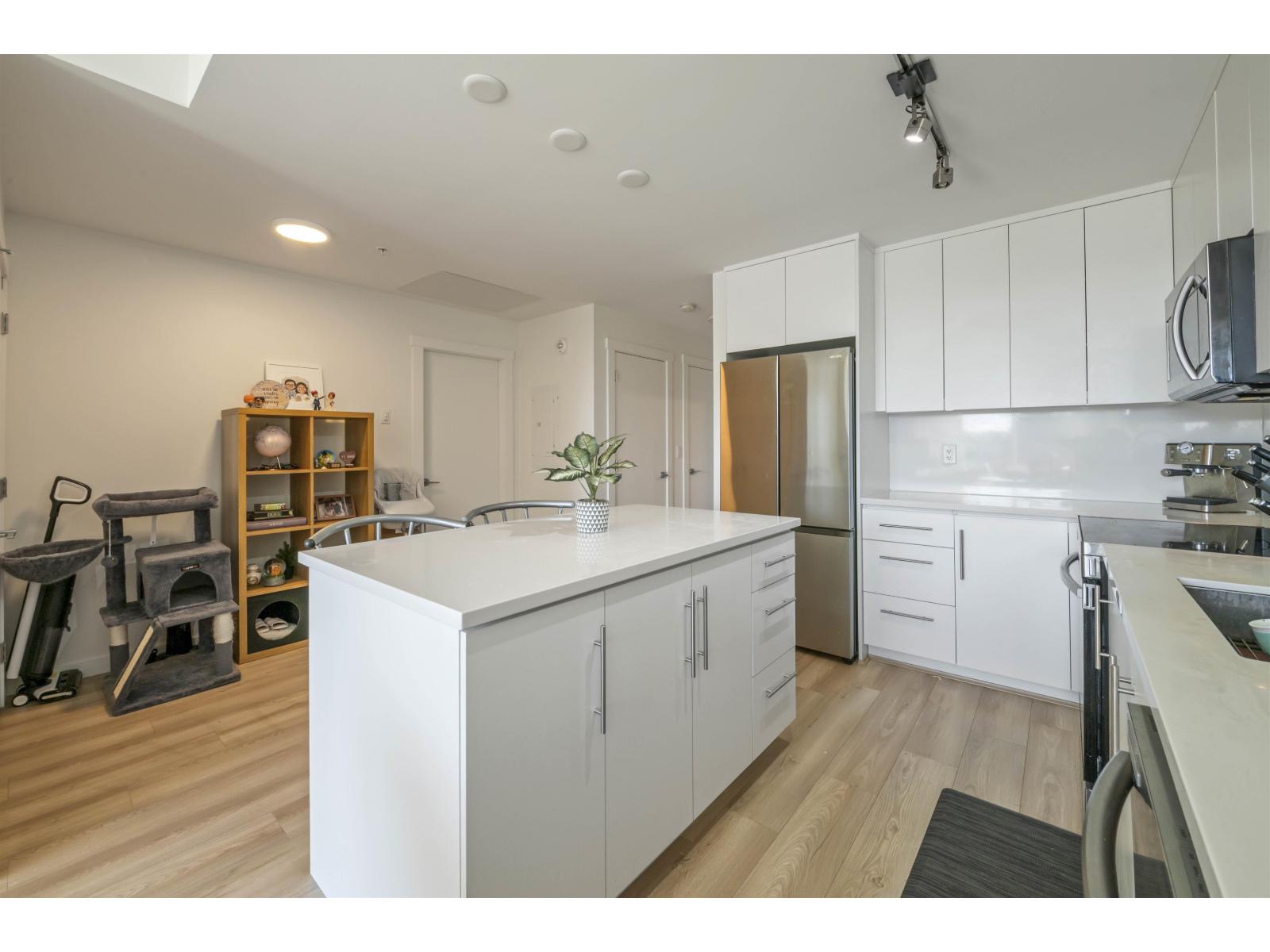 Photo 2 of 403 5420 208 Street, Langley BC