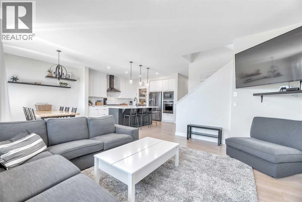 Photo 37 of 656 Reynolds Crescent Sw, Airdrie AB
