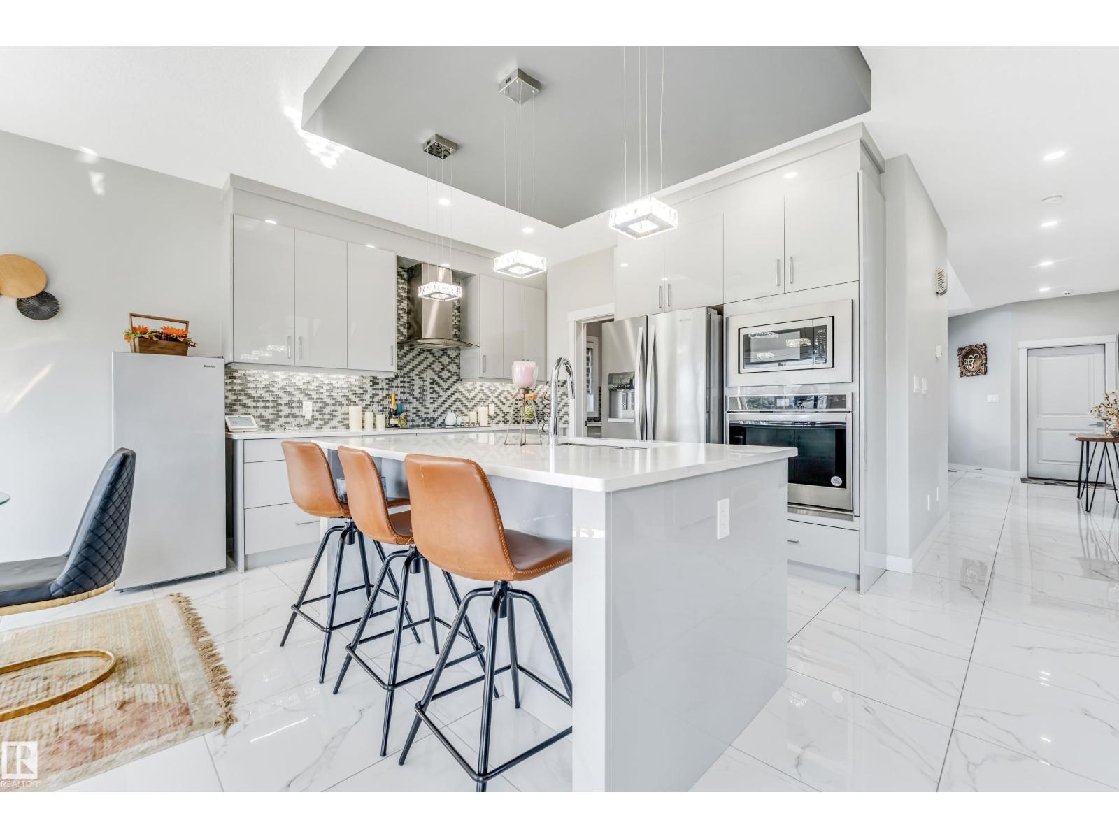 Photo 20 of 6221 172 A Av Nw, Edmonton AB