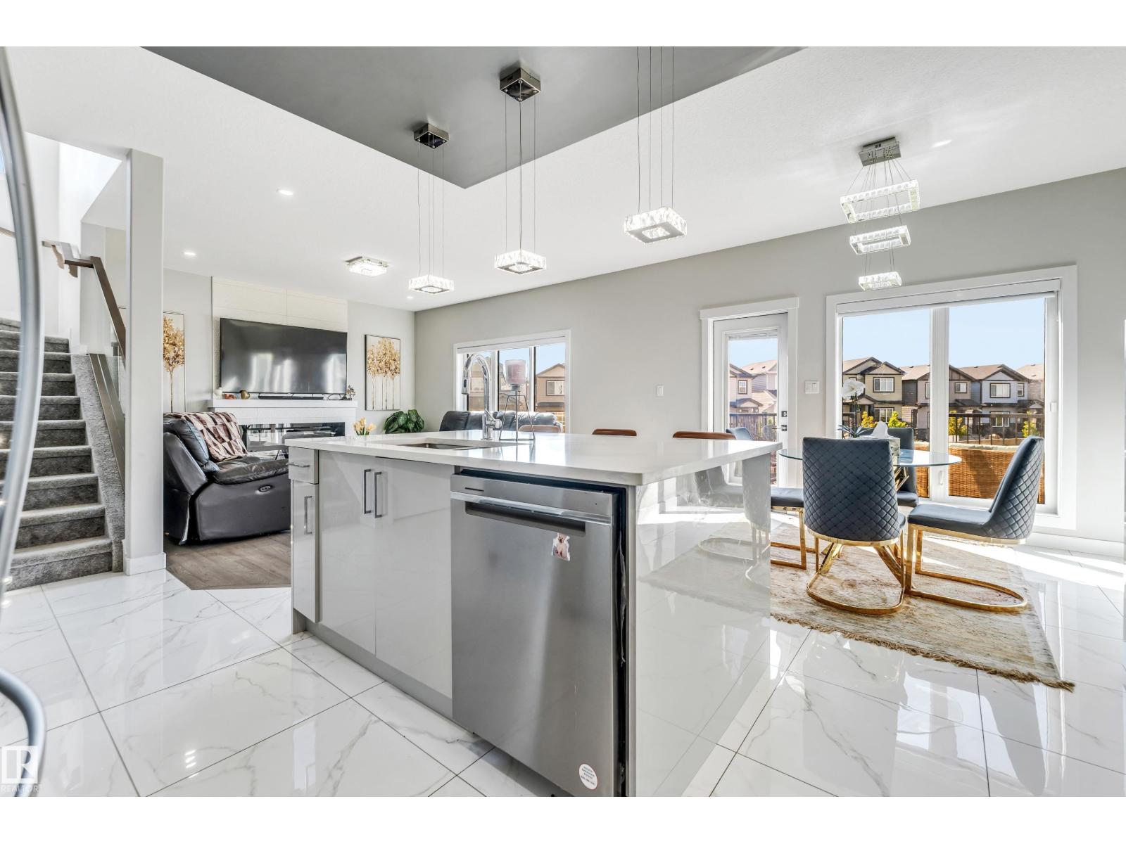 Photo 13 of 6221 172 A Av Nw, Edmonton AB