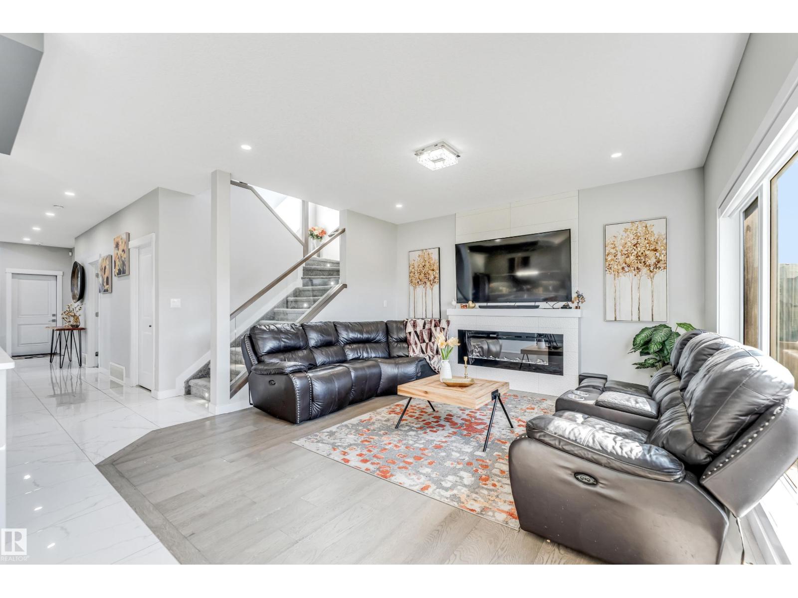 Photo 11 of 6221 172 A Av Nw, Edmonton AB
