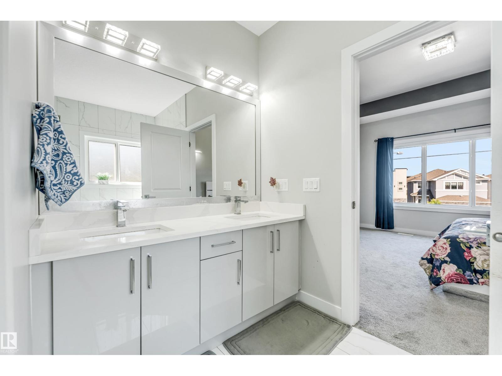 Photo 3 of 6221 172 A Av Nw, Edmonton AB