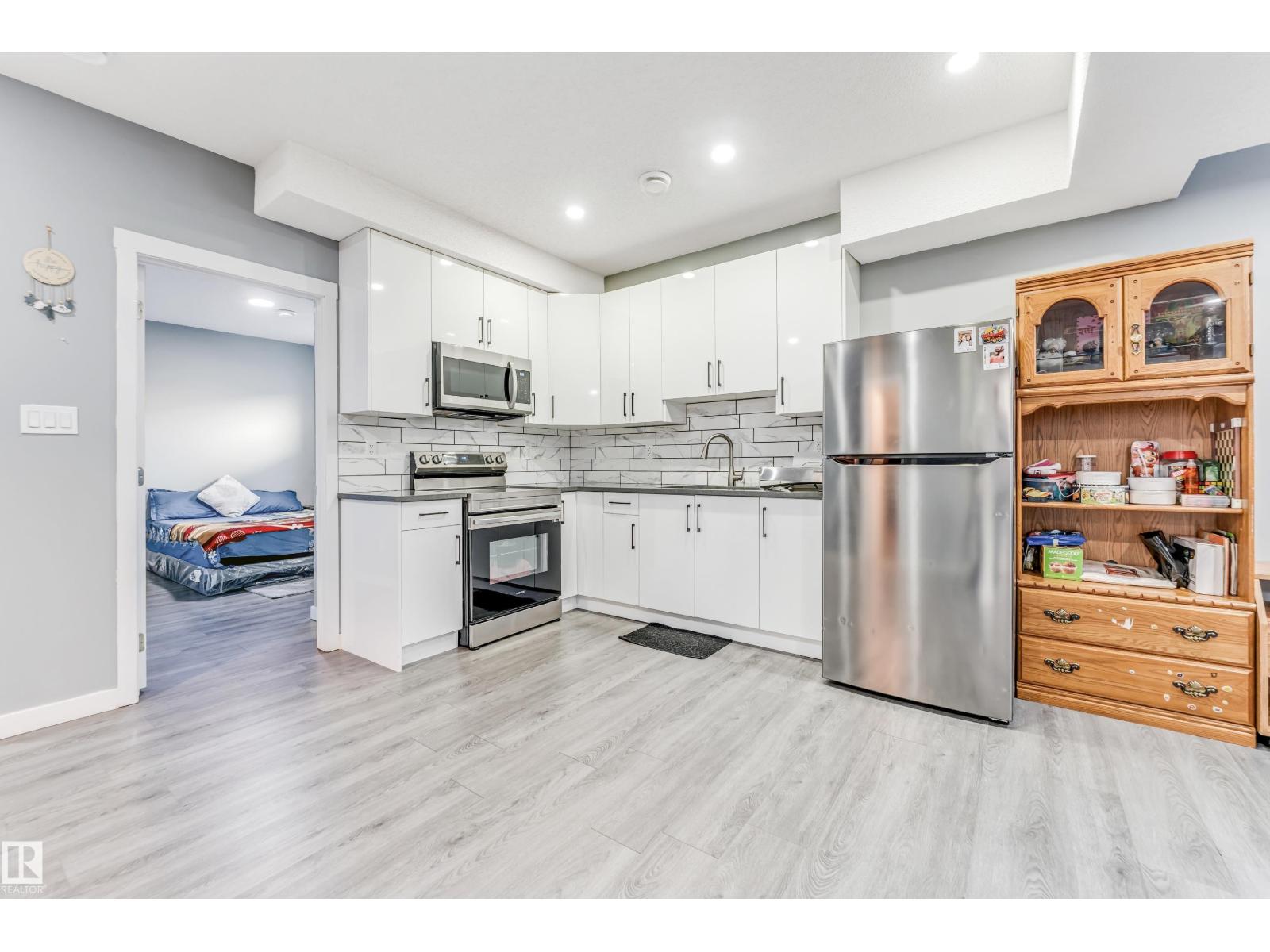 Photo 1 of 6221 172 A Av Nw, Edmonton AB