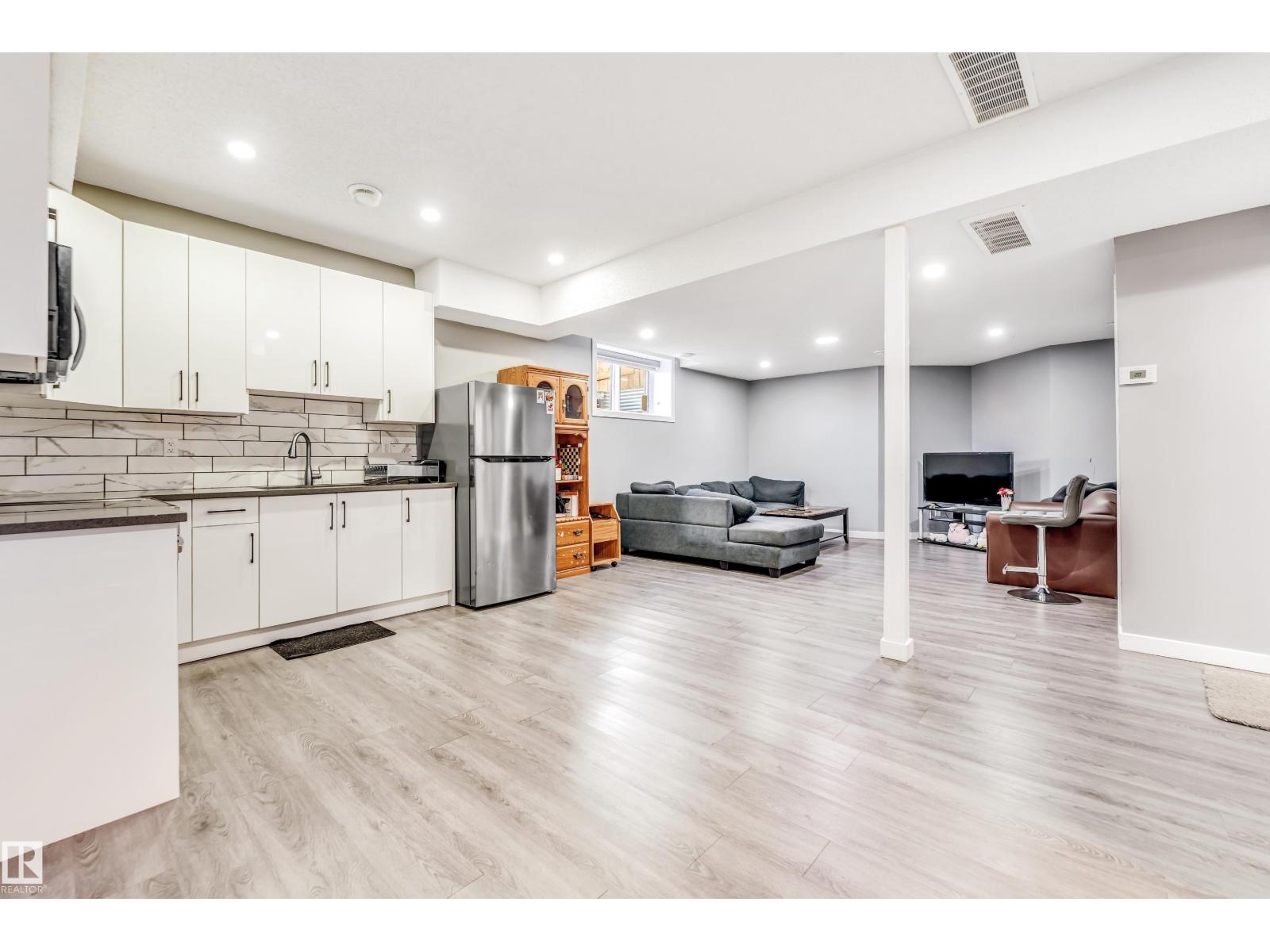 Photo 57 of 6221 172 A Av Nw, Edmonton AB