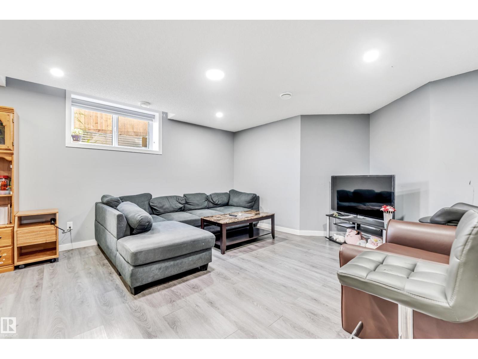 Photo 52 of 6221 172 A Av Nw, Edmonton AB