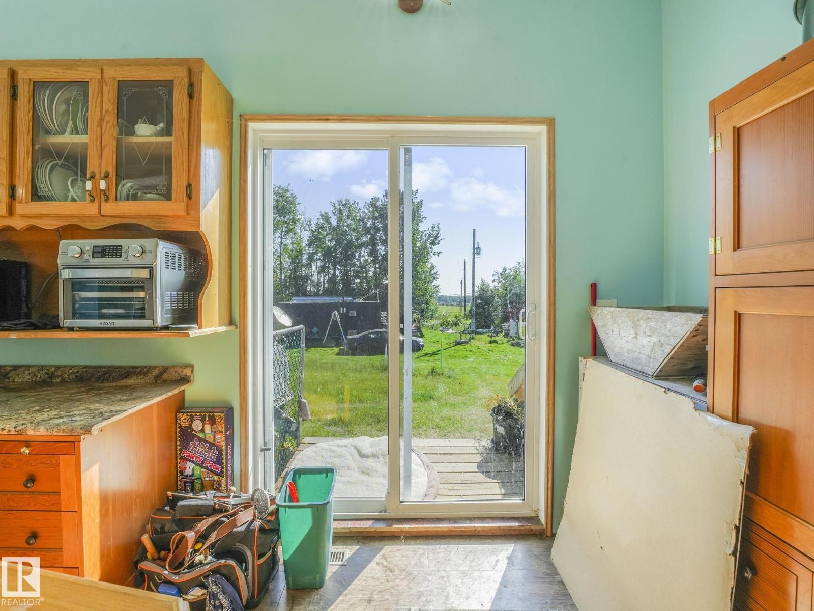 Photo 5 of 53405 Rge Road 53, Rural Parkland County AB