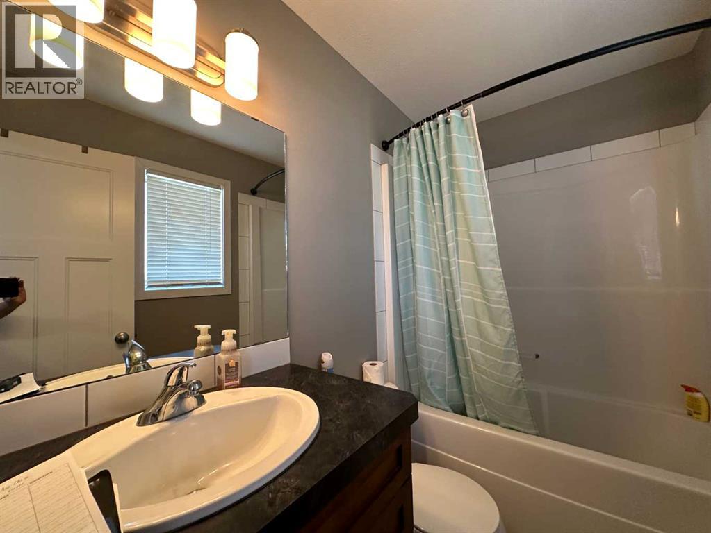 5815 63 Avenue Close, Ponoka