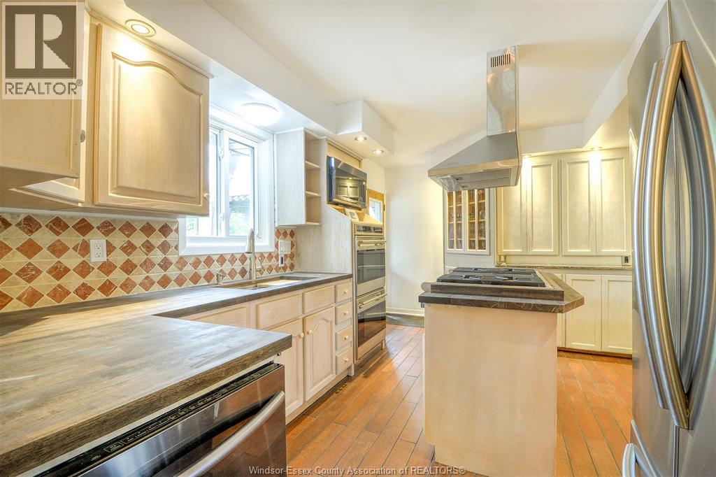 Photo 14 of 9715 Osborn, Windsor ON