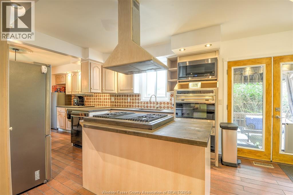 Photo 15 of 9715 Osborn, Windsor ON