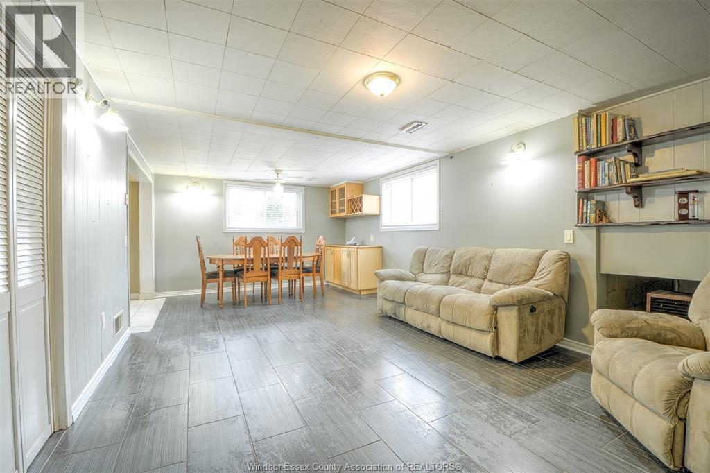 Photo 22 of 9715 Osborn, Windsor ON