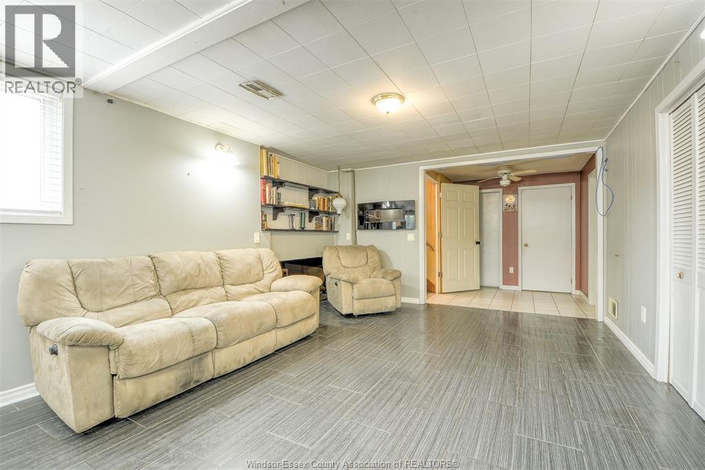 Photo 26 of 9715 Osborn, Windsor ON
