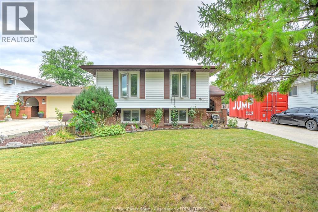 Photo 3 of 9715 Osborn, Windsor ON