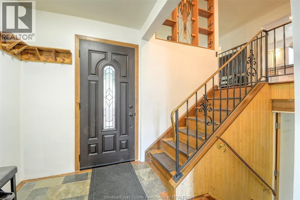 Photo 6 of 9715 Osborn, Windsor ON