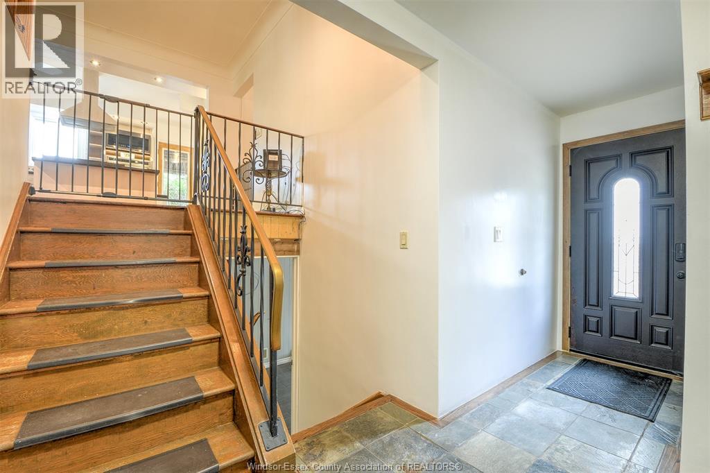Photo 7 of 9715 Osborn, Windsor ON