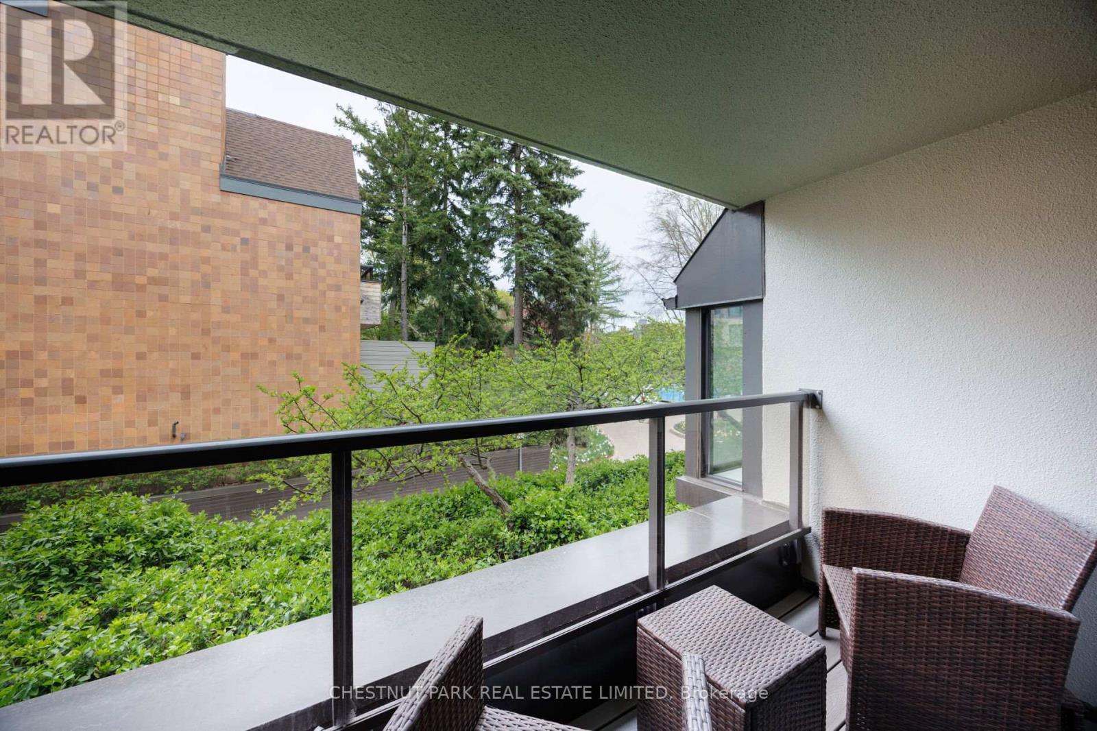 Photo 4 of 203 40 Oaklands Avenue, Toronto ON