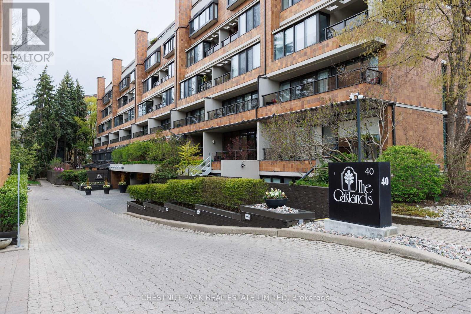 Photo 15 of 203 40 Oaklands Avenue, Toronto ON