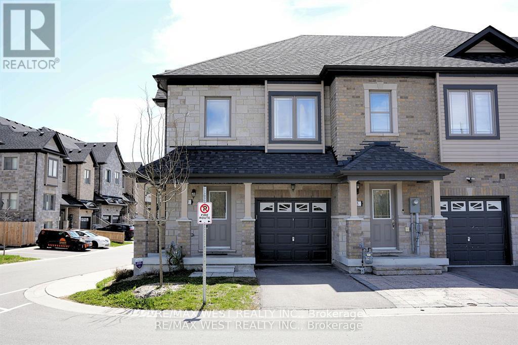 Photo 11 of 37 Cygnus Crescent, Barrie ON