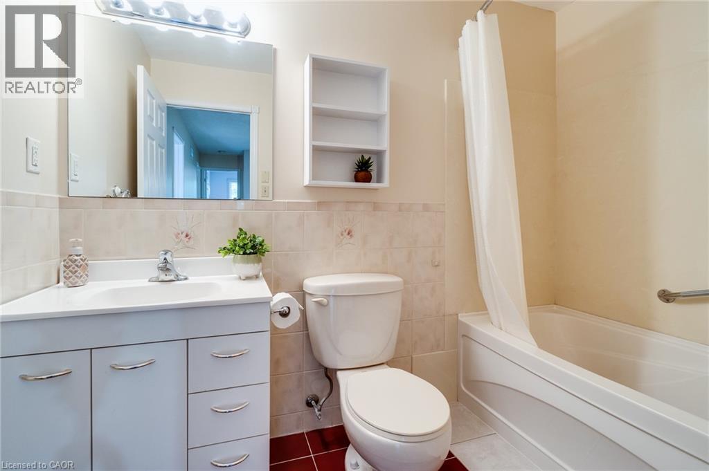 Photo 4 of 1205 Lambs Court Unit 7, Burlington ON