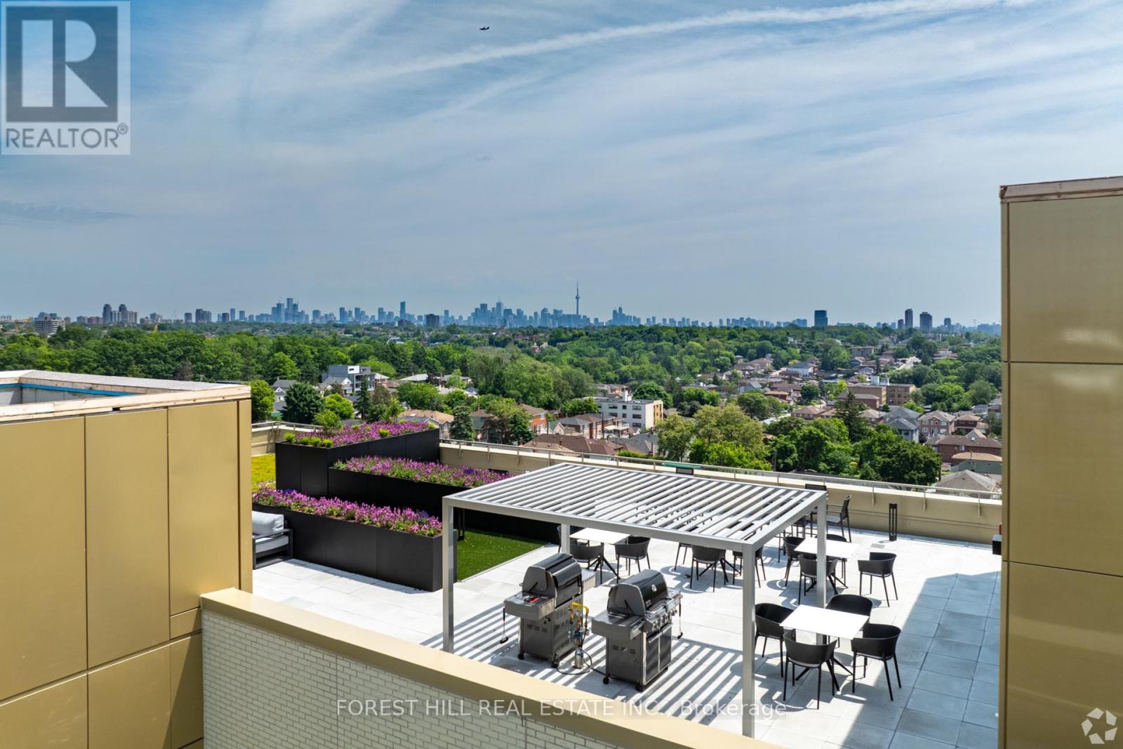 Photo 6 of 616 9 Croham Road, Toronto ON