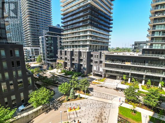Photo 6 of 602 39 Annie Craig Drive, Toronto ON