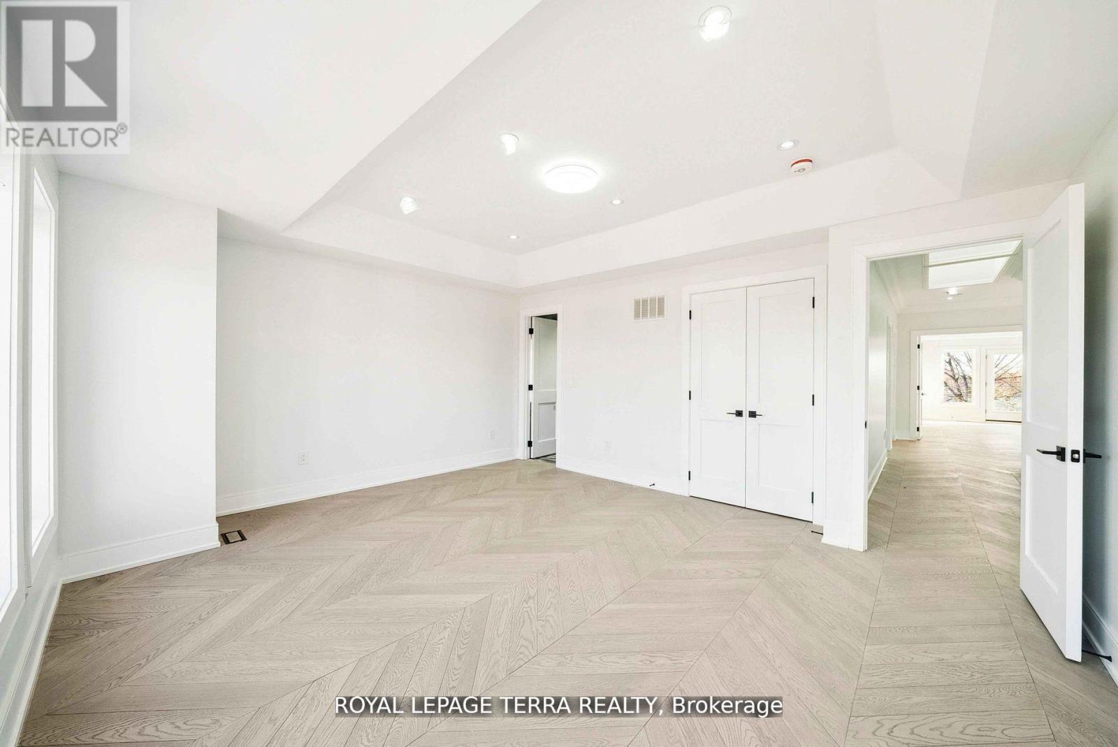Photo 5 of 309 Ranee Avenue, Toronto ON