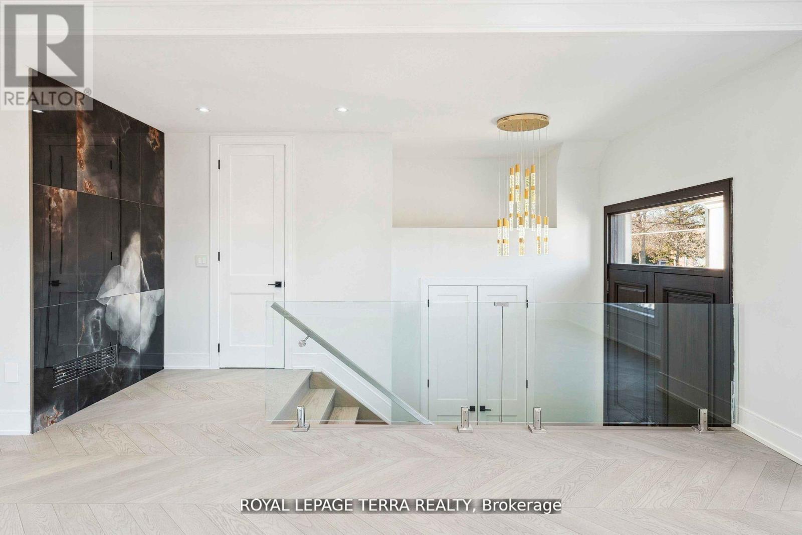 Photo 3 of 309 Ranee Avenue, Toronto ON
