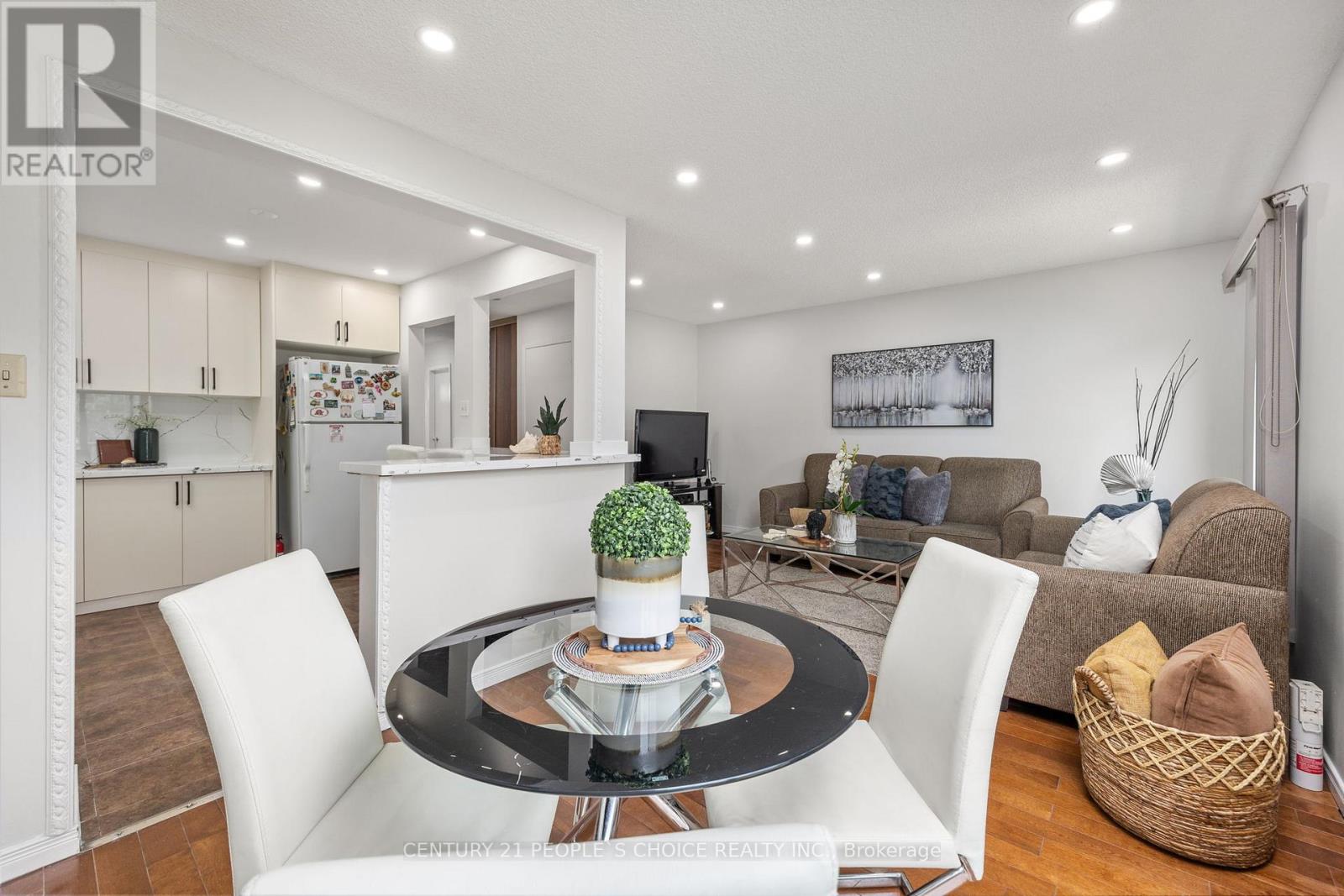 Photo 6 of 23 3500 Glen Erin Drive, Mississauga ON