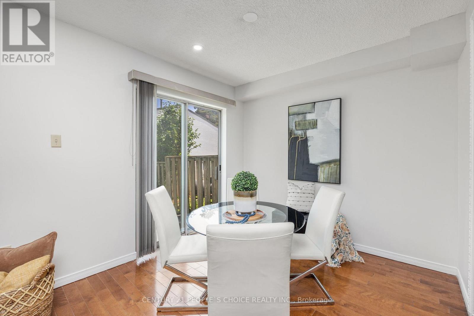 Photo 8 of 23 3500 Glen Erin Drive, Mississauga ON