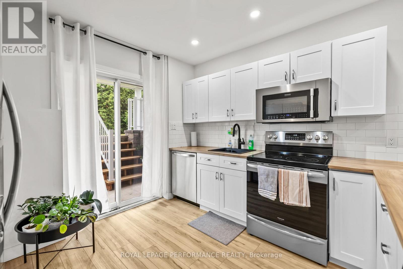 Photo 32 of 1 C 75 Lapointe Boulevard, Russell ON