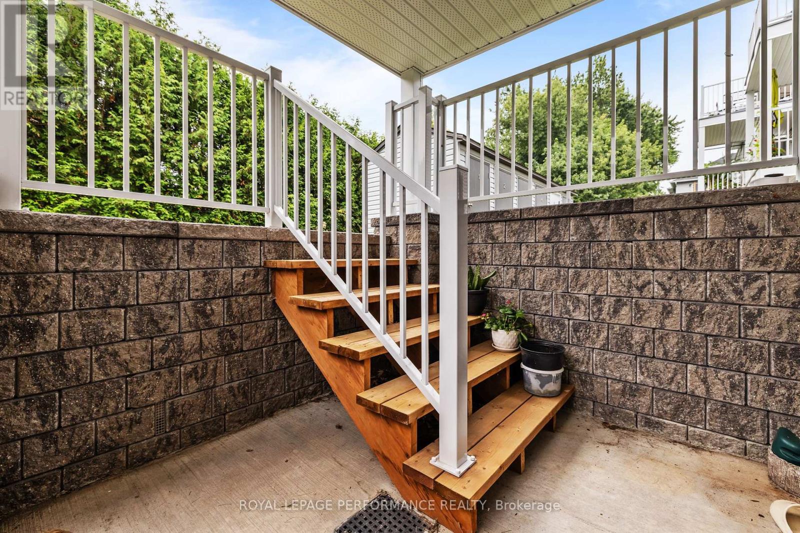Photo 27 of 1 C 75 Lapointe Boulevard, Russell ON