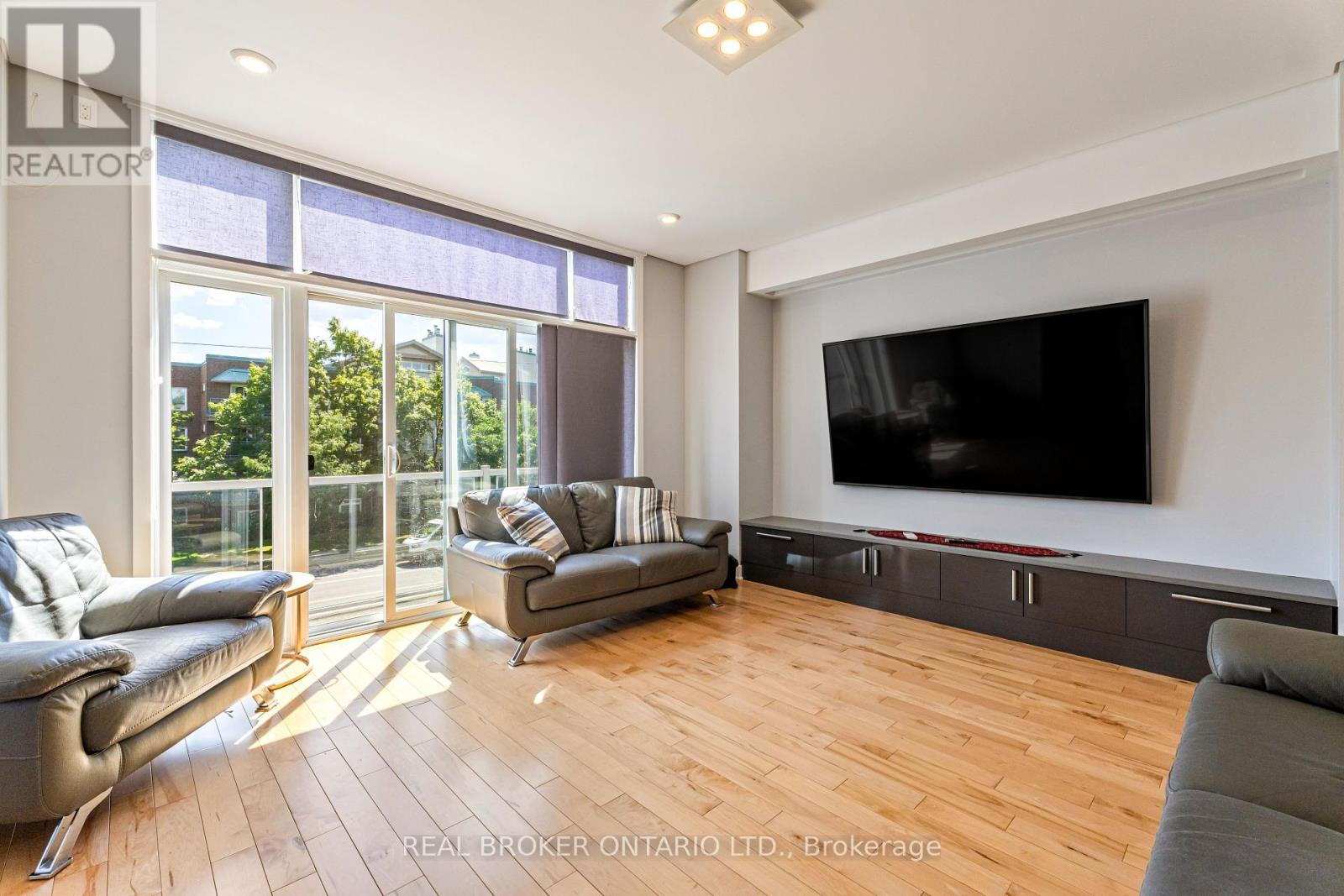 Photo 11 of 69 Donald Street, Ottawa ON