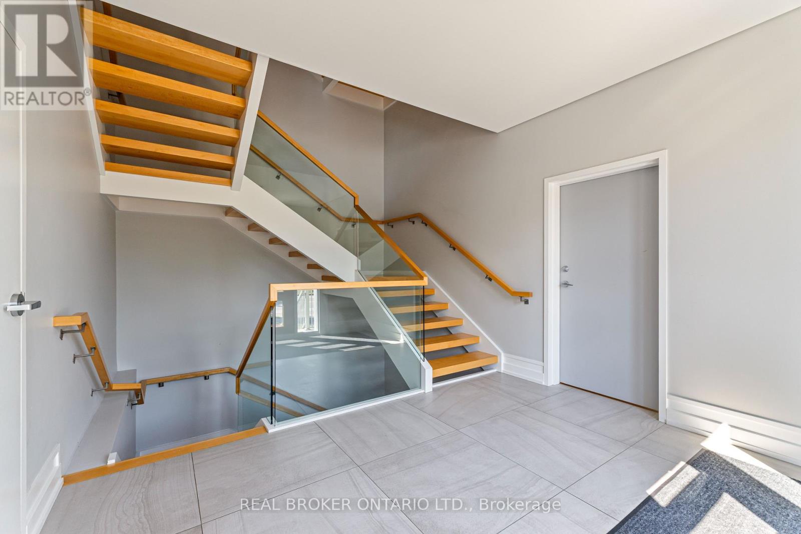 Photo 38 of 69 Donald Street, Ottawa ON