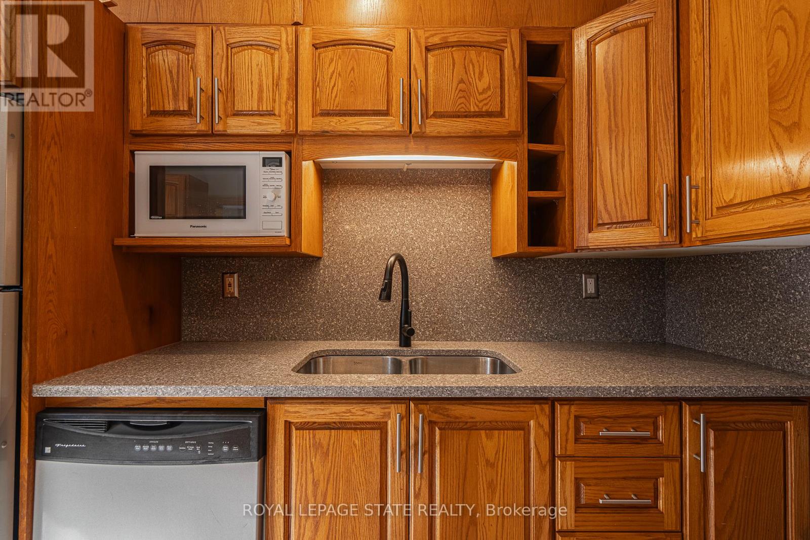 Photo 29 of 36 Spadina Avenue, Hamilton ON