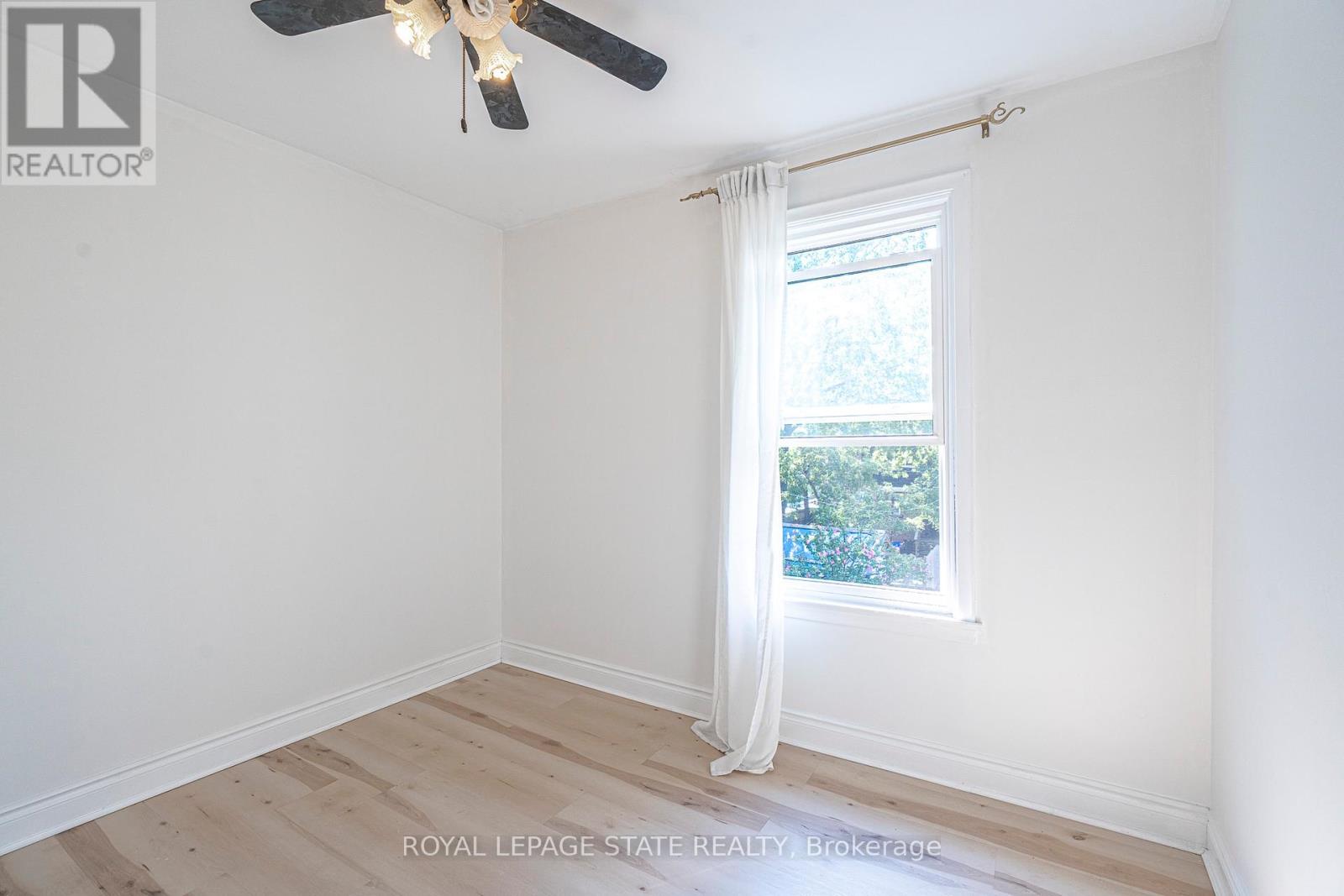 Photo 2 of 36 Spadina Avenue, Hamilton ON