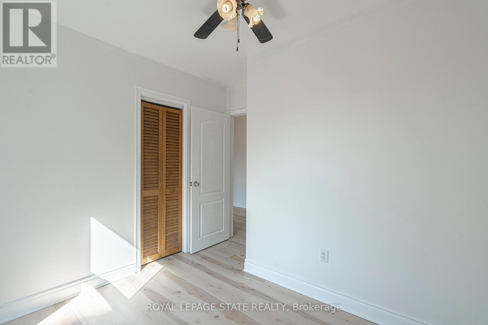 Photo 35 of 36 Spadina Avenue, Hamilton ON