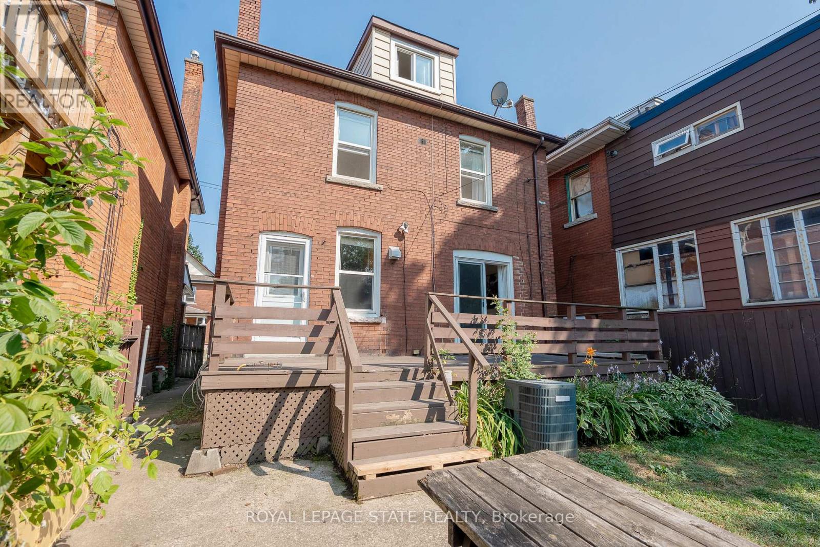 Photo 9 of 36 Spadina Avenue, Hamilton ON