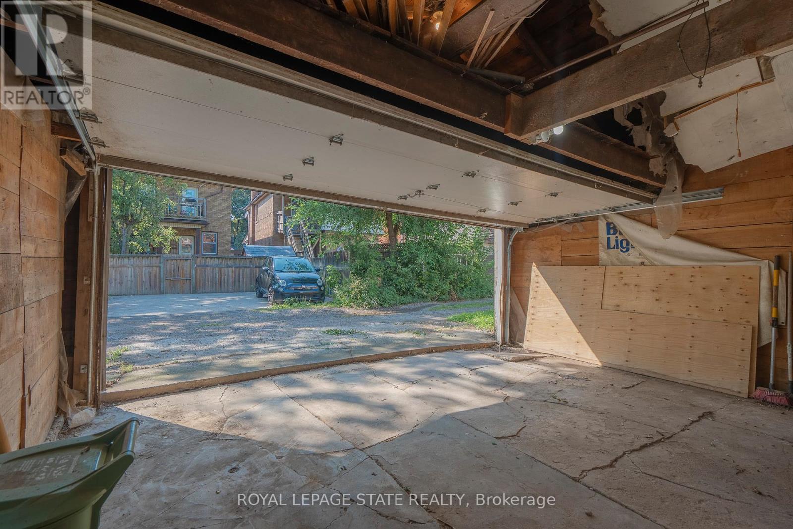 Photo 3 of 36 Spadina Avenue, Hamilton ON