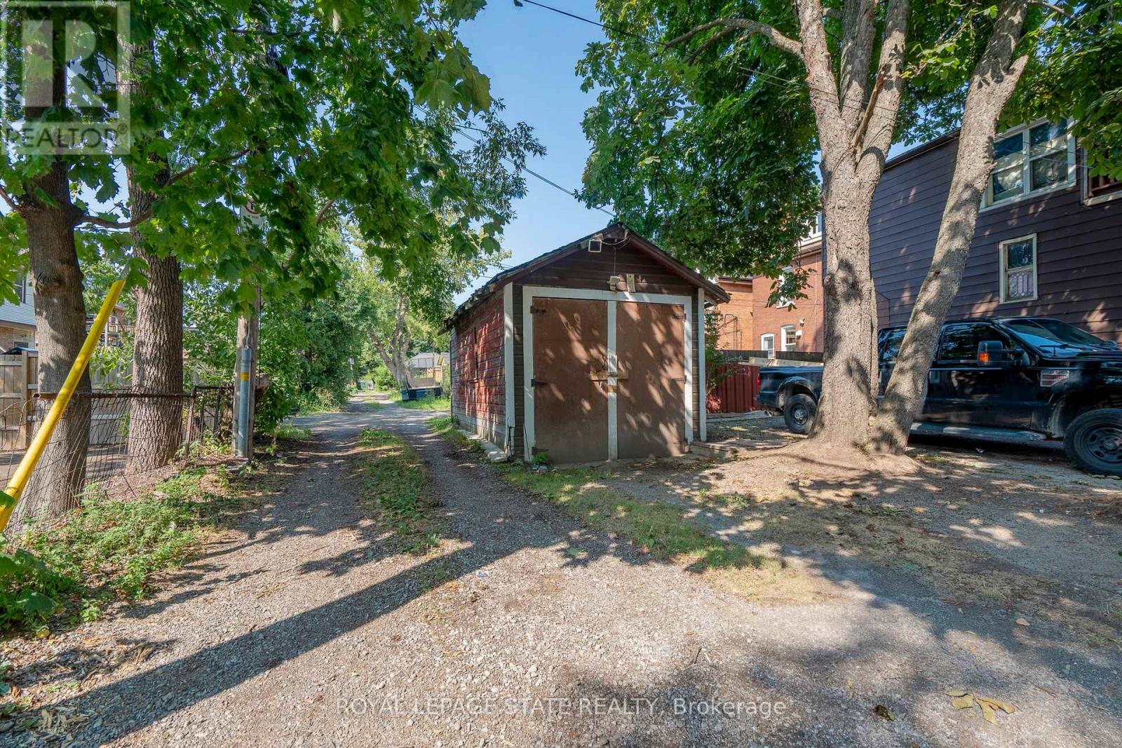 Photo 4 of 36 Spadina Avenue, Hamilton ON