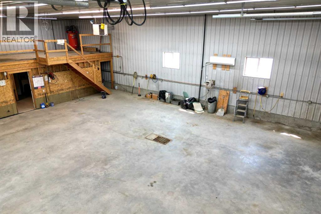 Photo 30 of 4806 52nd Street, Bentley AB